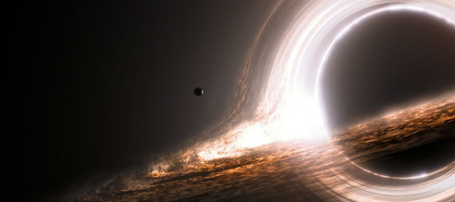 Zwart gat Gargantua met planeet uit Interstellar