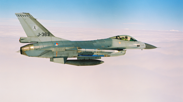 F-16 fast forward