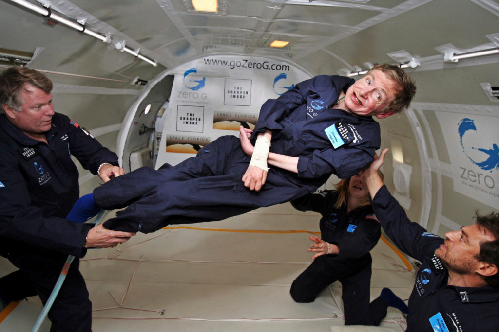 Stephen Hawking tijdens een paraboolvlucht