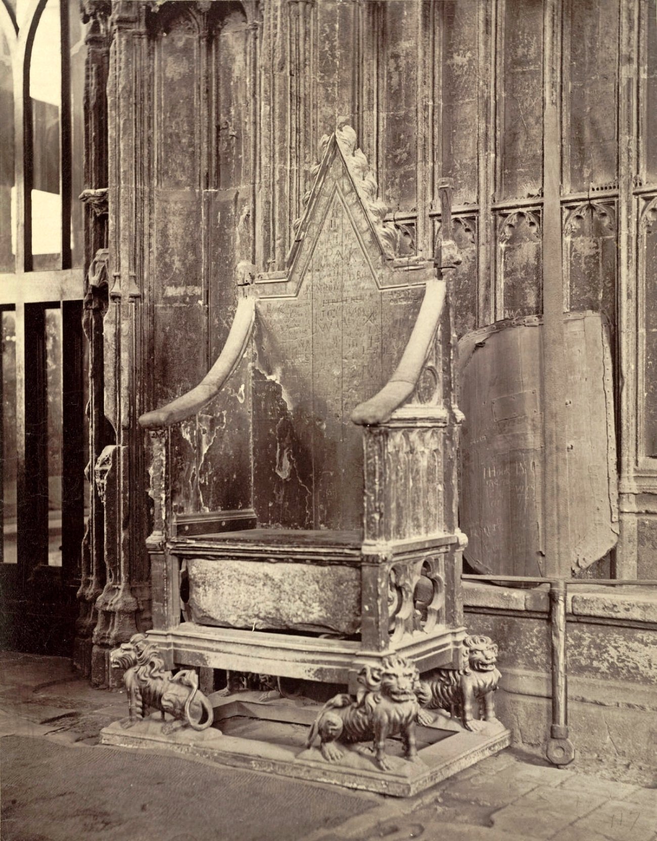 De Coronation Chair met de steen