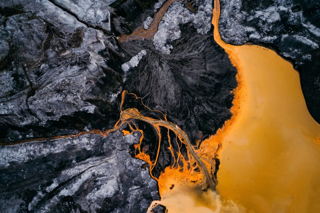 Oranje pyriet in de Duitse regio Lausitz