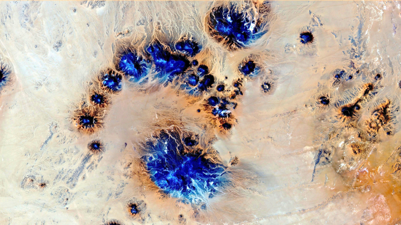 Satellietfoto van de blauwe bergen in Libië.