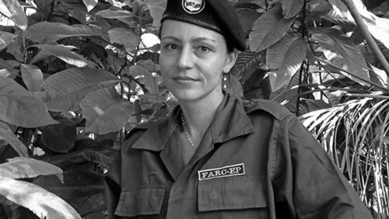 Tanja Nijmeijer in FARC-uniform