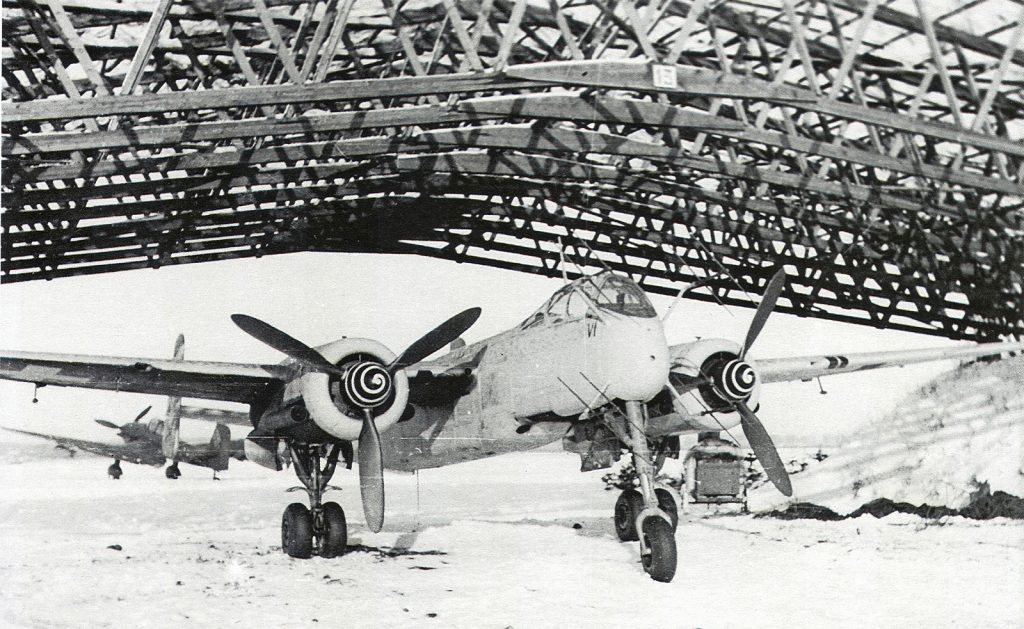 De Heinkel He 219, het eerste operationele gevechtsvliegtuig met schietstoelen. 
