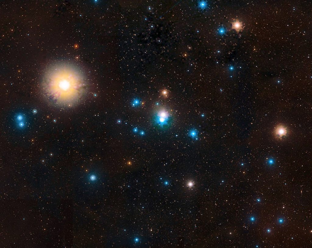 Een rode reus niet al te ver van ons zonnestelsel is Aldebaran (links), de helderste ster van het sterrenbeeld Stier. 