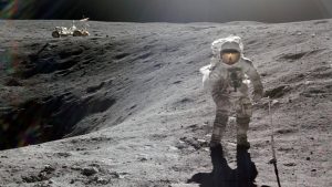 Astronaut Charles M. Duke Jr. op de maan. Een ruimtereis veroorzaakt nogal wat gezondheidsproblemen.