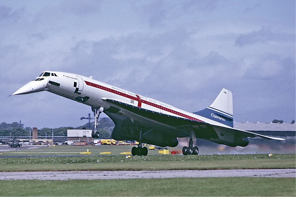 Een Concorde landt. 
