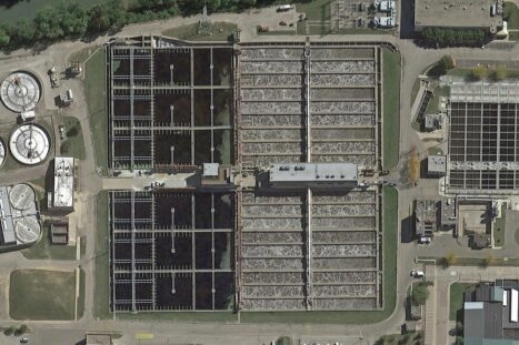 Satellietfoto van Mill Creek Wastewater Treatment Plant