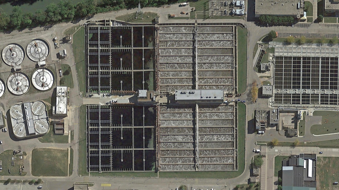 Satellietfoto van Mill Creek Wastewater Treatment Plant