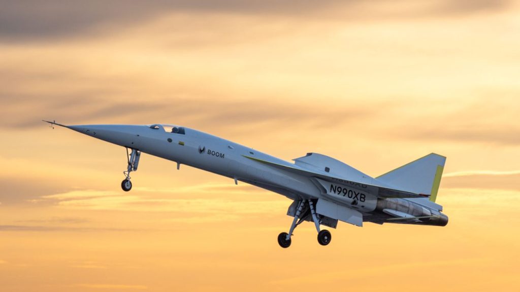 XB-1 vliegtuig maakt testvlucht vanaf Californië