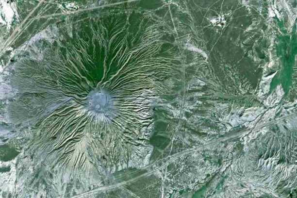 Satellietfoto van moddervulkaan