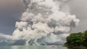 Vulkaanuitbarsting eiland Ruang Indonesië