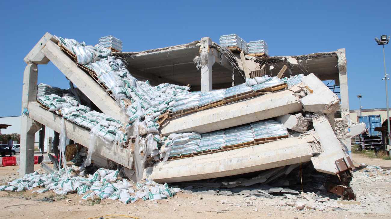 deels ingestort gebouw