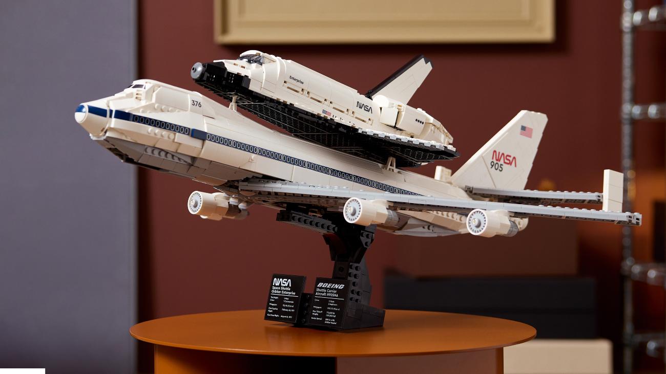 LEGO Icons Shuttle Carrier Aircraft