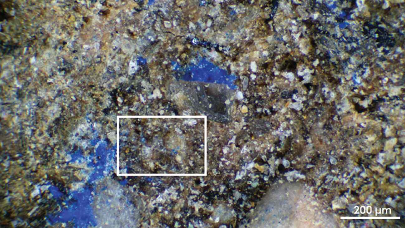 Het blauwe pigment op het stenenvoorwerp