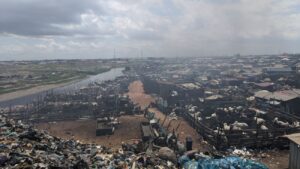 De nederzetting Agbogbloshie, waar veel elektrisch afval wordt gedumpt