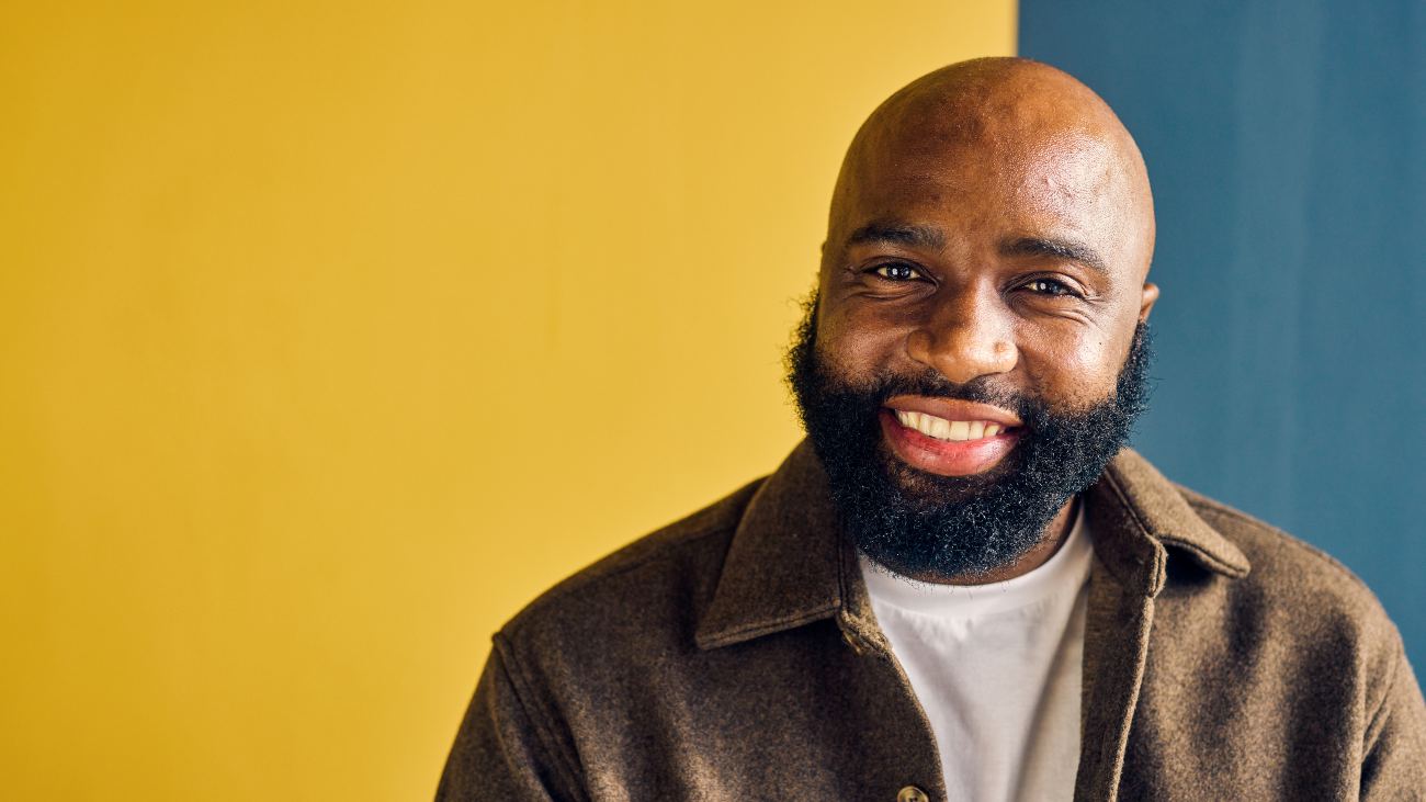 Man met baard, maar zonder hoofdhaar