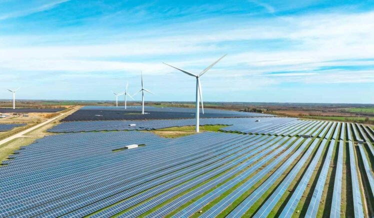 Zonnepanelen en windturbines, hernieuwbare energiebronnen zijn doorbraak van het jaar
