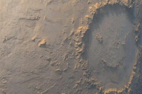 Galle-krater op Mars lijkt op smiley
