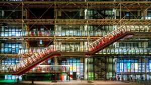 Centre Pompidou, in de avond, verlicht