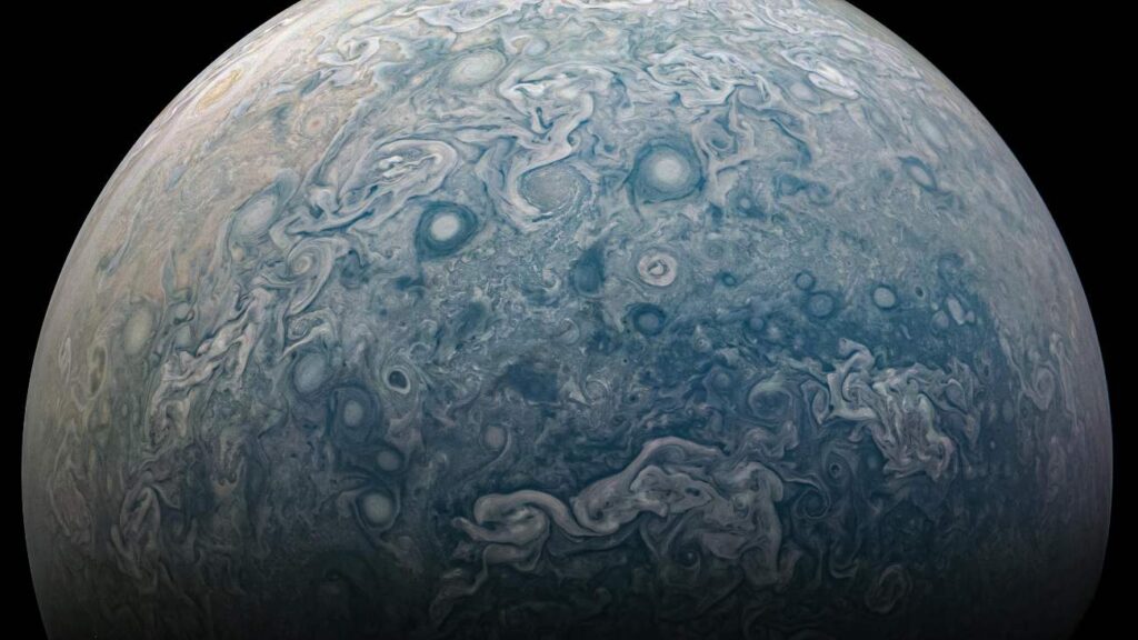 Veel stormen op Jupiter, daar zijn ook veel bliksemschichten (niet te zien)