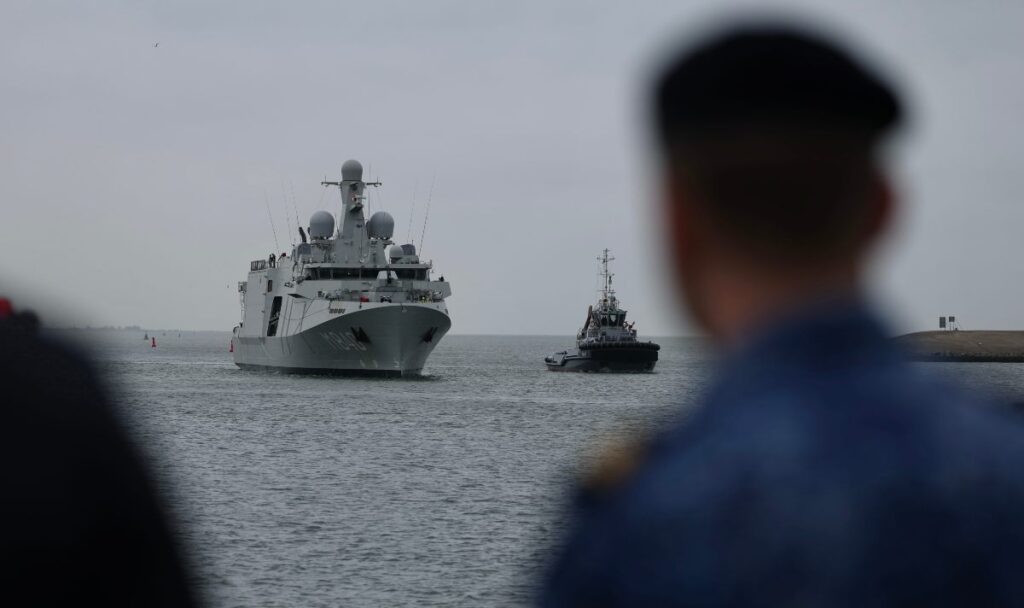 Mijnenbestrijdingsvaartuig Vlissingen arriveert voor het eerst in Den Helder