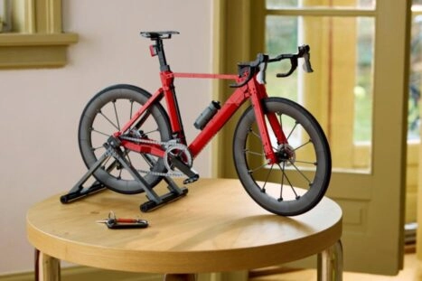 rode fiets van LEGO