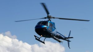 foto van een helikopter, maar zonder kippenkoppen
