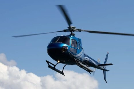 foto van een helikopter, maar zonder kippenkoppen